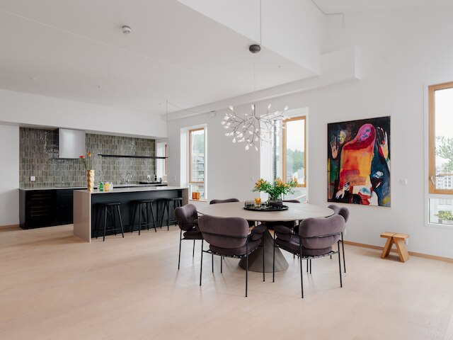 エーワンホームズ - ビョルヴィカ