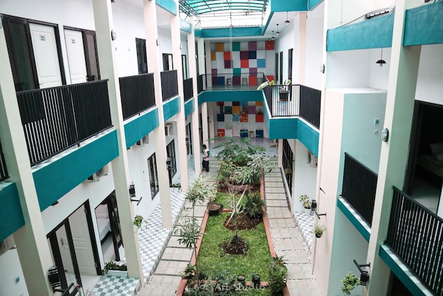 デ・アズカ・スタイル・シャリア