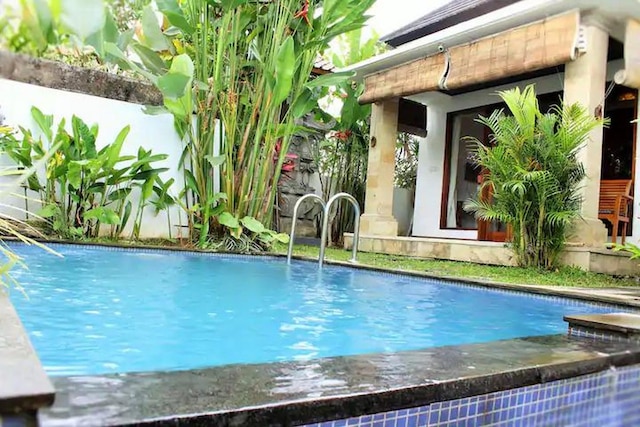 ベルヴィラ ニルヴァーナ ニア モンキーフォレスト ニア カンプハン リッジ ウォーク