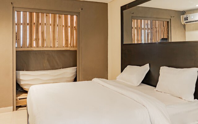 コレクション オ クタ ニア エアポート ングラ ライ