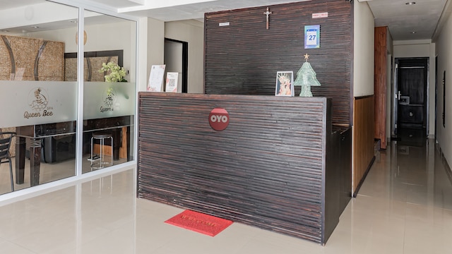 コレクション オ クタ ニア エアポート ングラ ライ