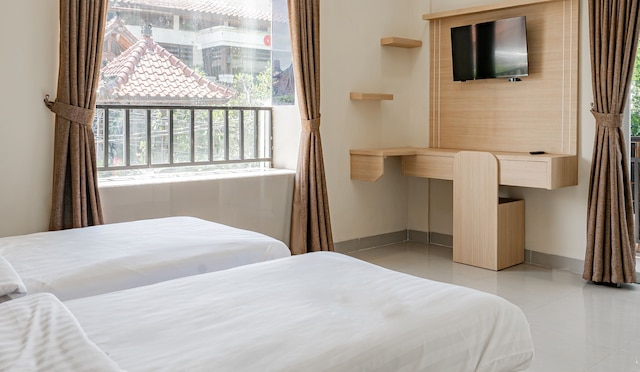 コレクション オ クタ ニア エアポート ングラ ライ