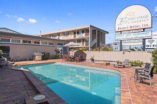 ブラウンズ・ブロードビーチ