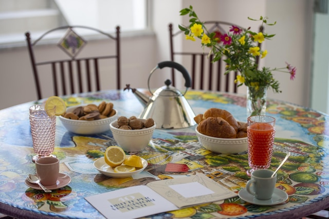 ヴィラ グル - エンチャントング ヴィラ オーバールッキング ザ シー