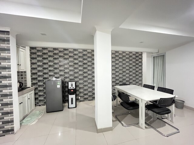 スーパー OYO 93721 ルパ ニア LRT ベロドローム 2 ラワマングン