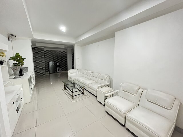 スーパー OYO 93721 ルパ ニア LRT ベロドローム 2 ラワマングン