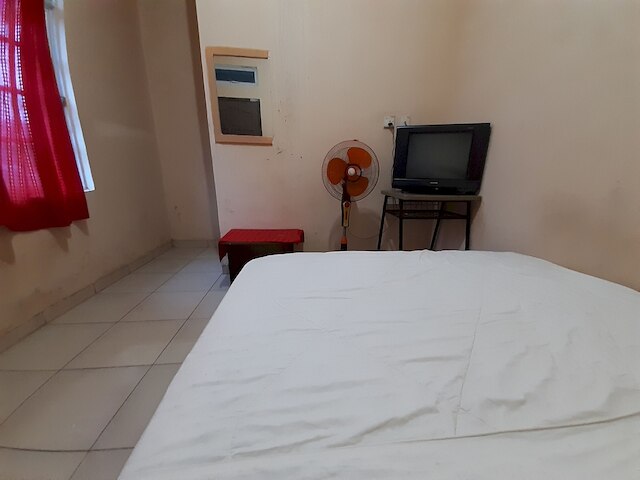 ホテル O インタン ホームステイ ニア アヌグラ シナール ラウタン