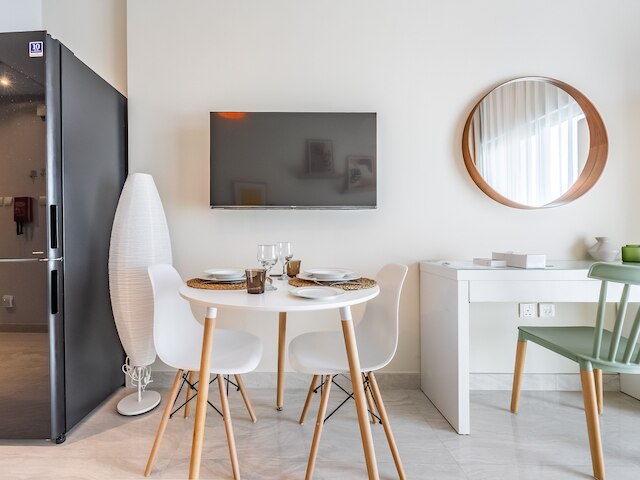 チャーミングスタジオエスケープウィズシティビュー