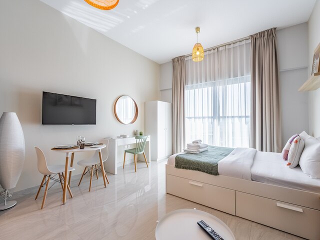 チャーミングスタジオエスケープウィズシティビュー