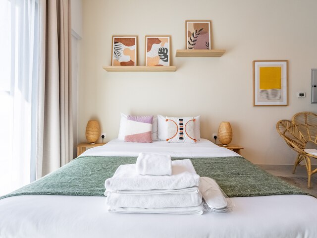 チャーミングスタジオエスケープウィズシティビュー