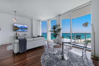 マイアミビーチフロントオーシャンビューコンド