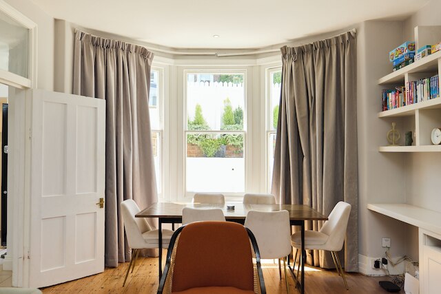 ザ・ウェスト・ケンジントン・ハイドアウト - 庭付きの居心地の良い2ベッドルームフラット