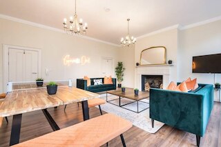 ホストアパートメンツザロドニータウンハウス