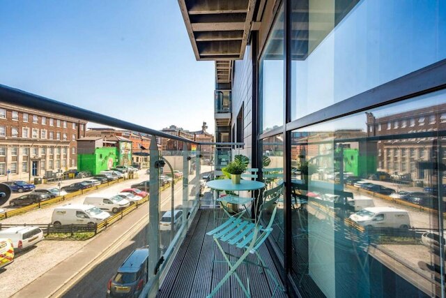 ホストアパートメンツザパールモールバルコニーアパート