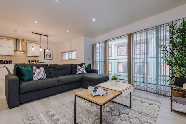 ホストアパートメンツナイトストリートプレイス