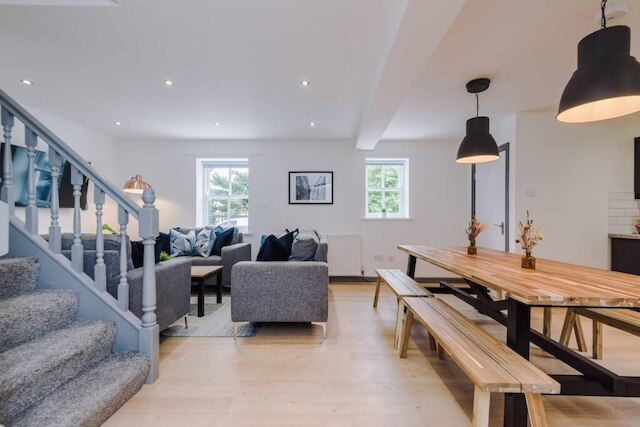 ホストアパートメント ザ ロスコーコーチハウス