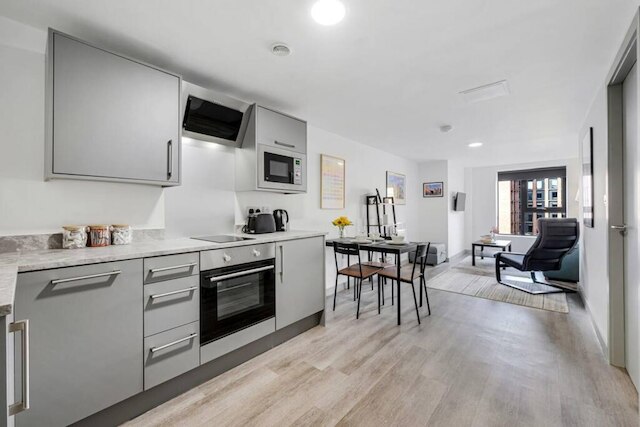 ホストアパートメント ザ ロスコーネスト