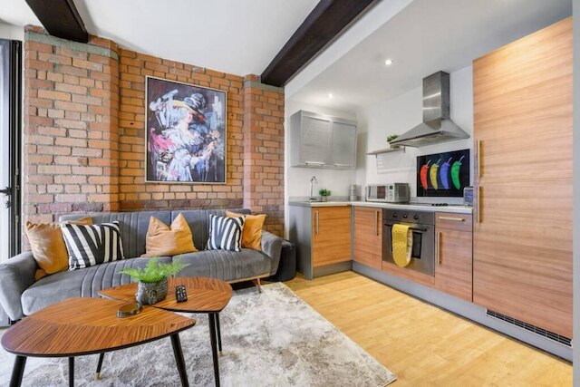 ホストアパートメント クイーンスクエアアパートメント