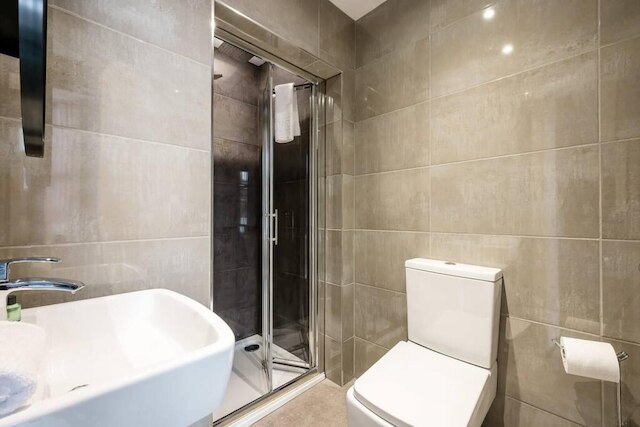 ホストアパートメント ザ ケンジントンタウンハウス