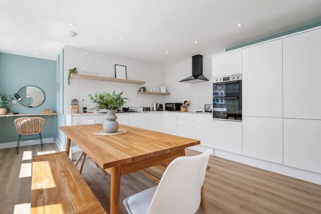 ホストアパートメント ラークレーンハイダウェイ