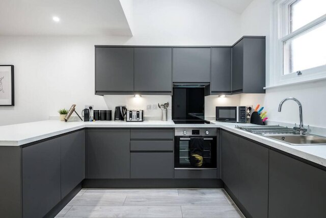 ホストアパートメンツザロスコーキャリッジハウス