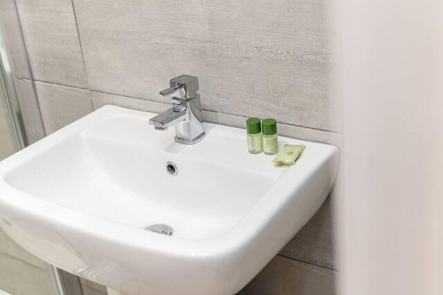 ホストアパートメンツショーズプレイスII