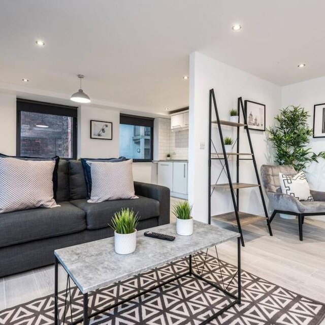 ホストアパートメンツショーズプレイスII