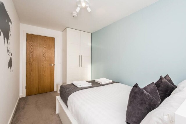 ホストアパートメンツザバルチックペントハウスウィズバルコン