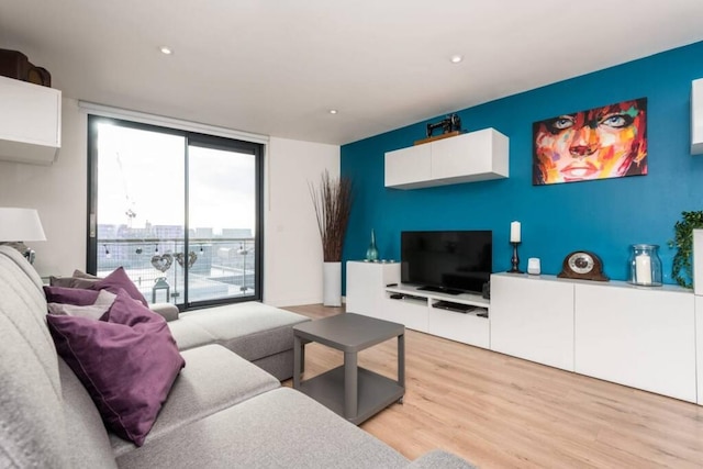 ホストアパートメンツザバルチックペントハウスウィズバルコン