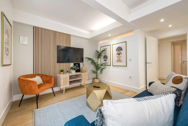 ホストアパートメンツ・ザ・キャヴァン・クォーターネスト