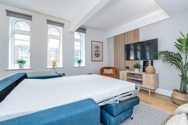 ホストアパートメンツ・ザ・キャヴァン・クォーターネスト