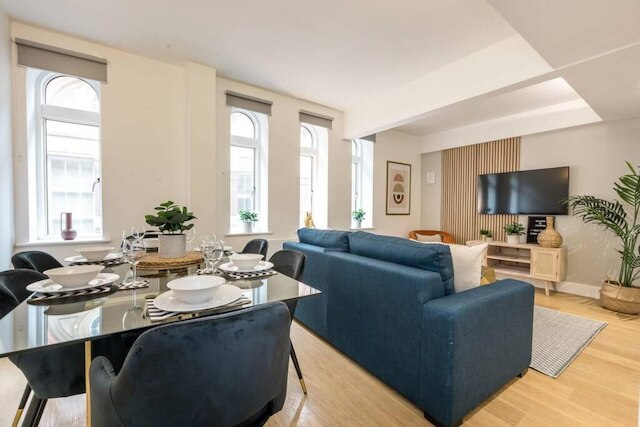 ホストアパートメンツ・ザ・キャヴァン・クォーターネスト