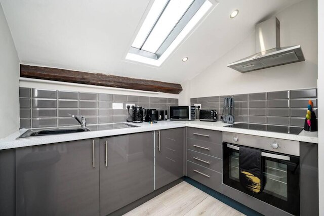 ホストアパートメンツ・ピカソの場所III