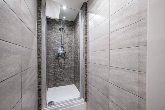 ホストアパートメンツ・ピカソの場所I