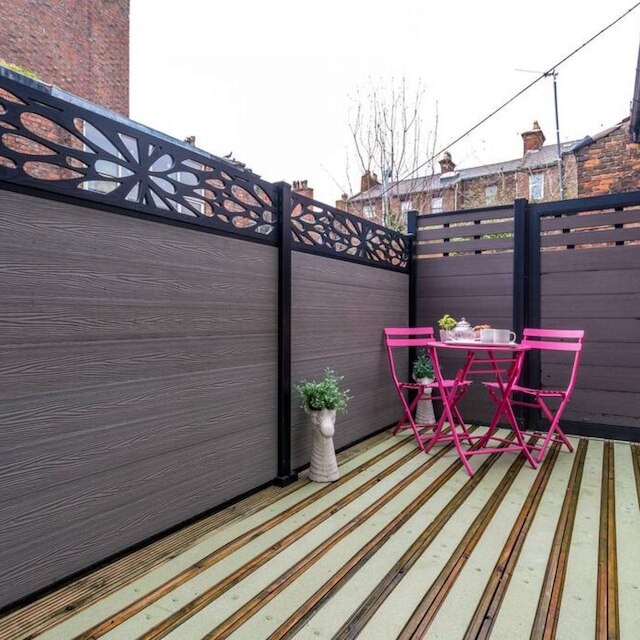 ホストアパートメンツザピルグリムコーチハウスII