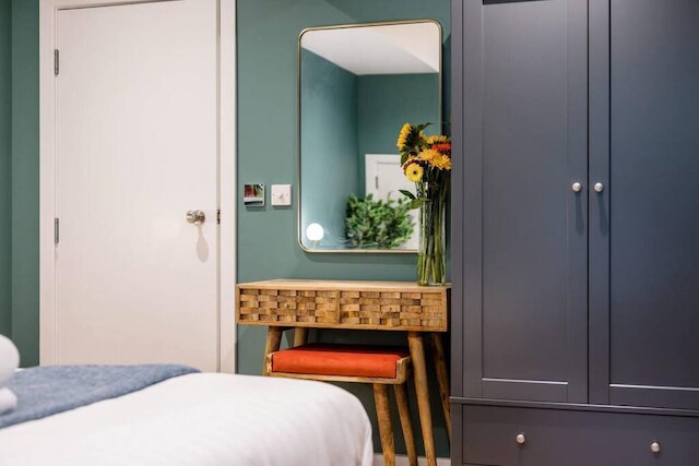 ホストアパートメンツキャサリンクォーターズIV