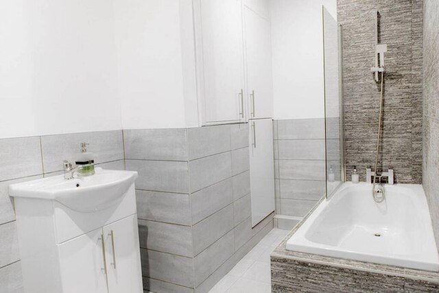 ホスト アパートメント フリート ナイトライフII