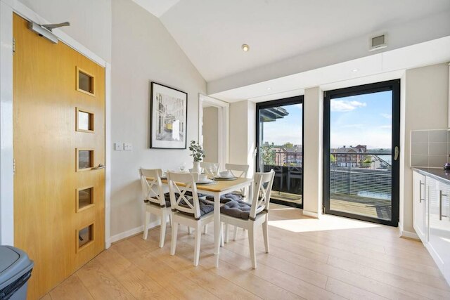 ホストアパートメンツマリーナビューペントハウス