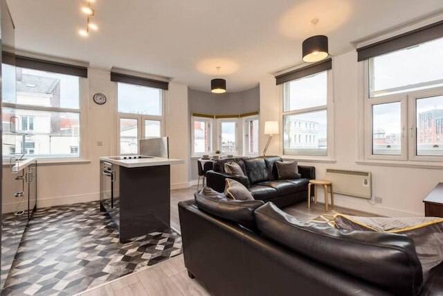 ホストアパートメンツザチャーチビュー