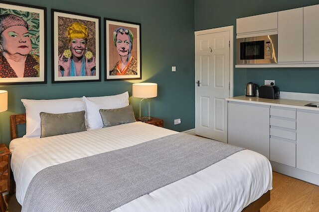 ホストアパートメンツザファルクナークオーターズIII