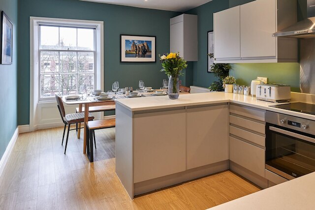 ホストアパートメンツザファルクナークオーターズIII