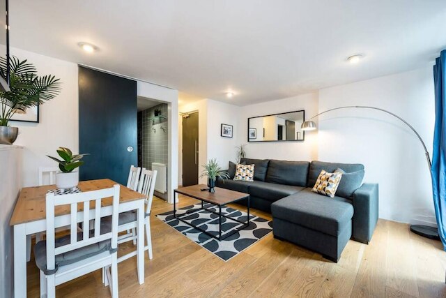 ホストアパートメンツプレストンズルーフトップアパート