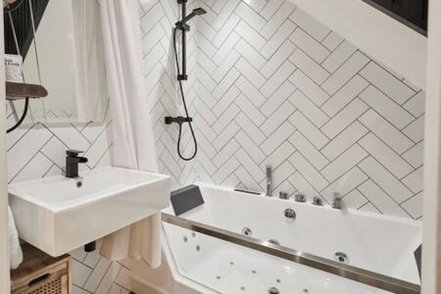 ホストステイ クイーンスクエア ハイダウェイ