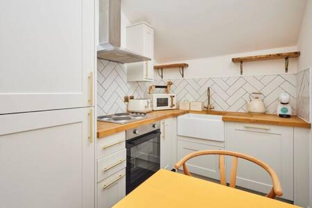 ホストステイ クイーンスクエア ハイダウェイ