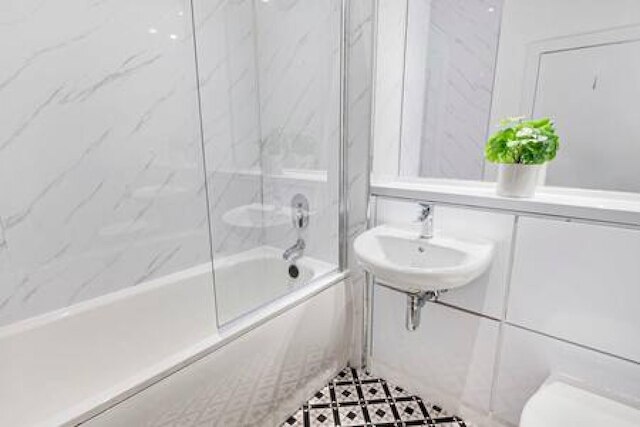 ホストステイロープウォークスクォーターズV