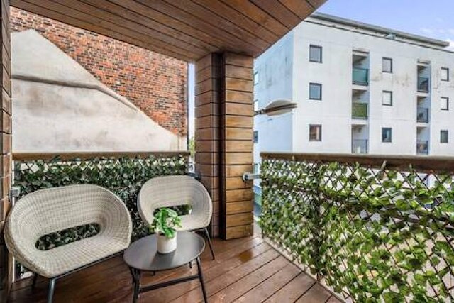 ホストステイロープウォークスクォーターズV