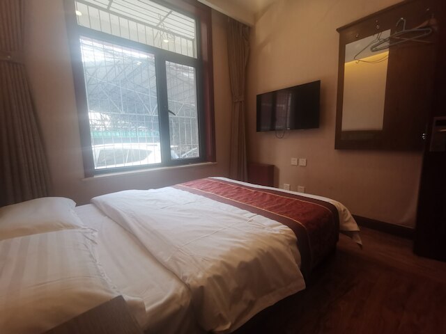 Beijing Huiqing Garden Bussiness Hotel