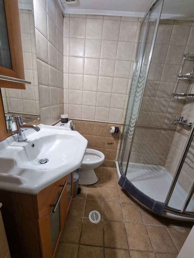 アテネ.アパルトテル.3