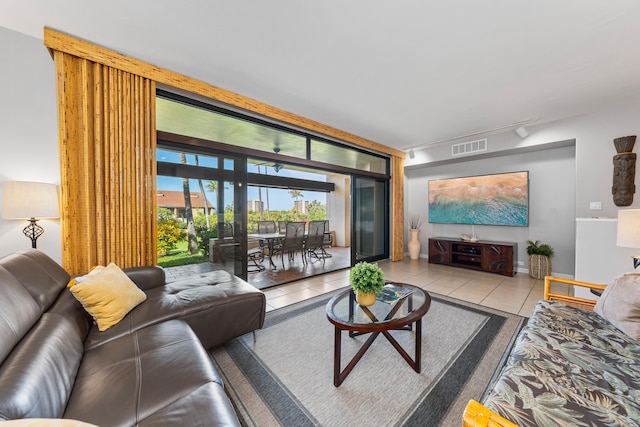 カアナパリロイヤルH101