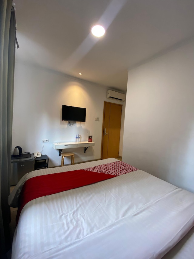 スーパーOYOシデンティムールレジデンスニアMONAS